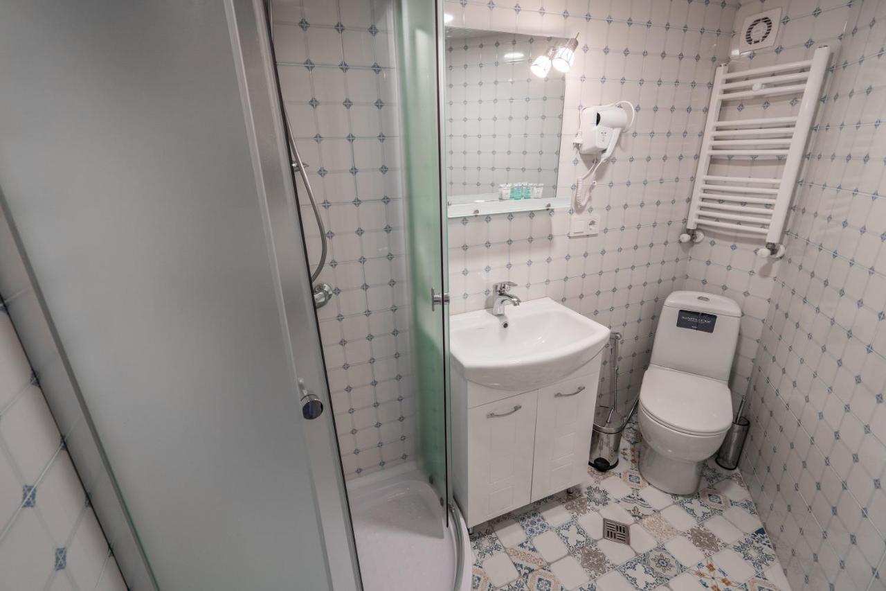 Mini Hotel On Aghmashenebeli Ave Tbilisi Exterior foto